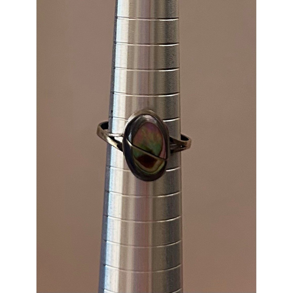 Silver Tone Metal Band Ring Oval Bezel Set 1 Gemstone 2mm Size 6